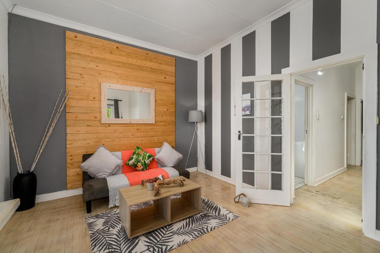 302 On Old Sea View Road Chelsea Apartment Порт Елизабет Екстериор снимка