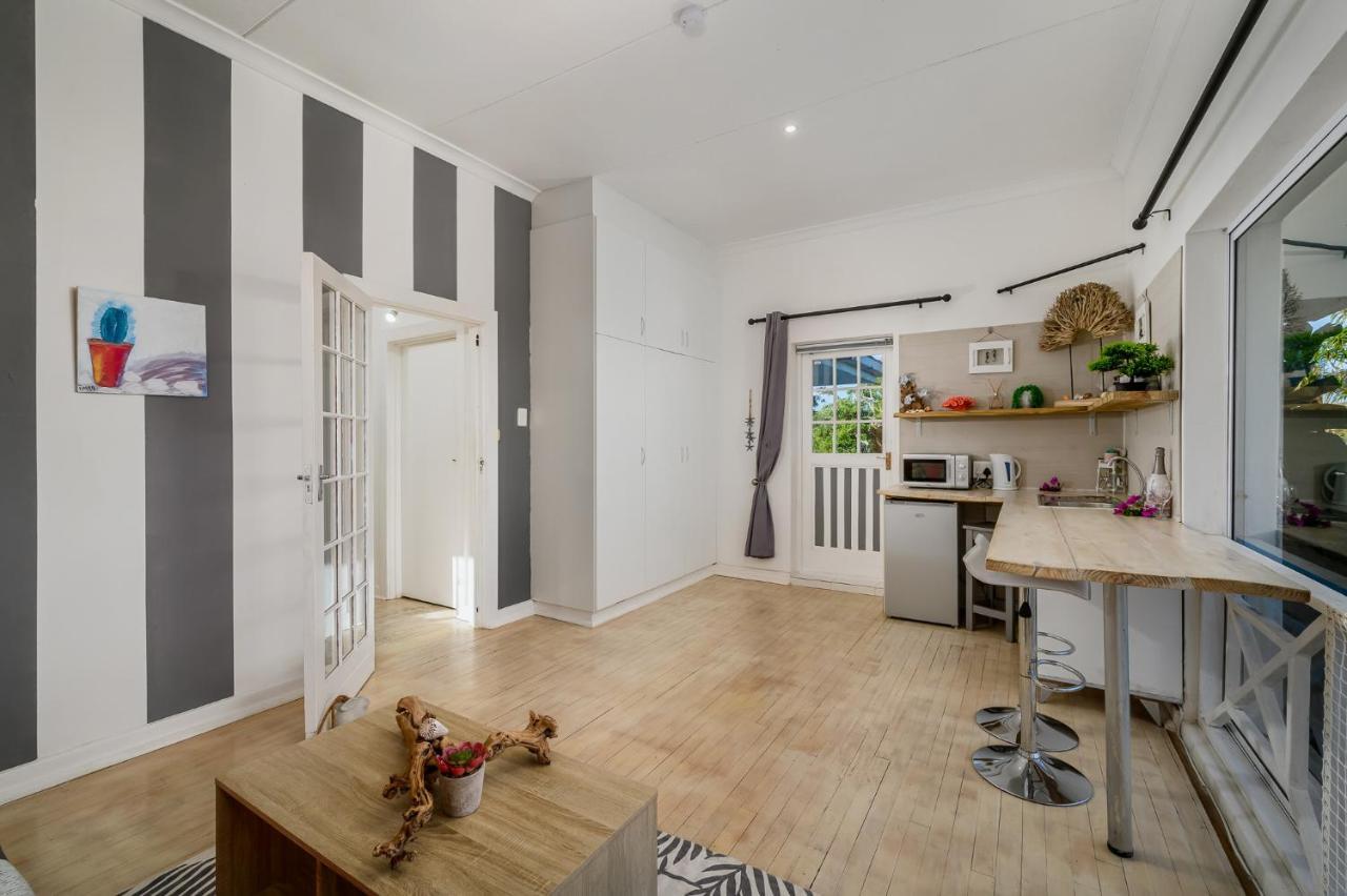 302 On Old Sea View Road Chelsea Apartment Порт Елизабет Екстериор снимка