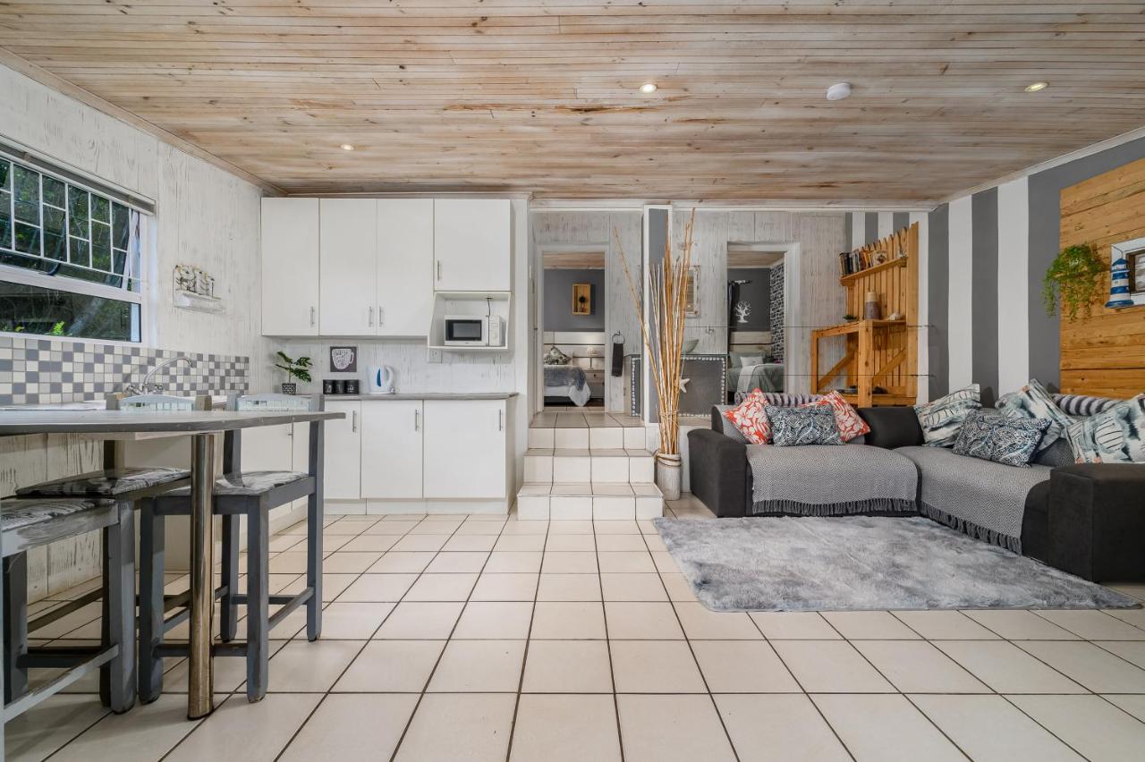 302 On Old Sea View Road Chelsea Apartment Порт Елизабет Екстериор снимка