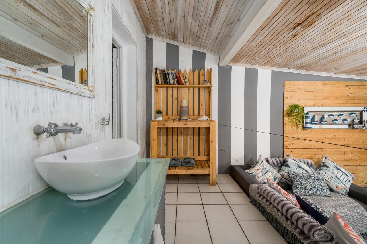 302 On Old Sea View Road Chelsea Apartment Порт Елизабет Екстериор снимка