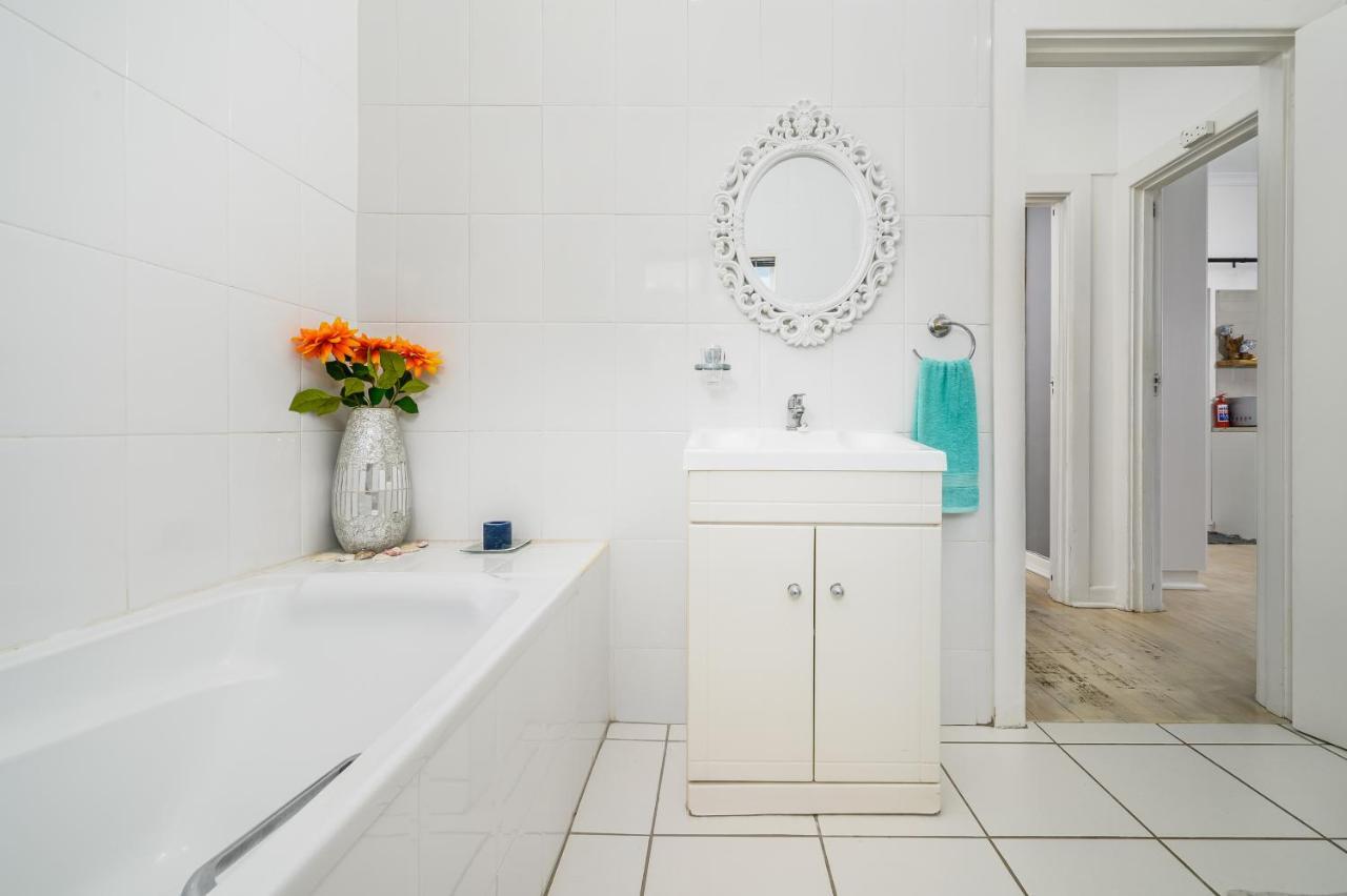 302 On Old Sea View Road Chelsea Apartment Порт Елизабет Екстериор снимка
